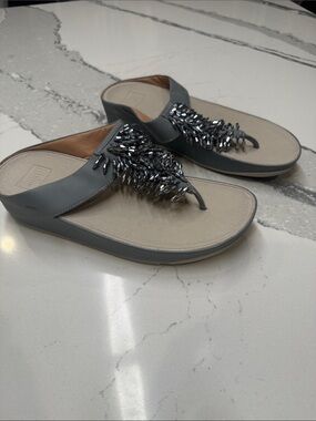 FitFlop Gray Women's Beaded Rumba Thong Sandals Very Good Condition